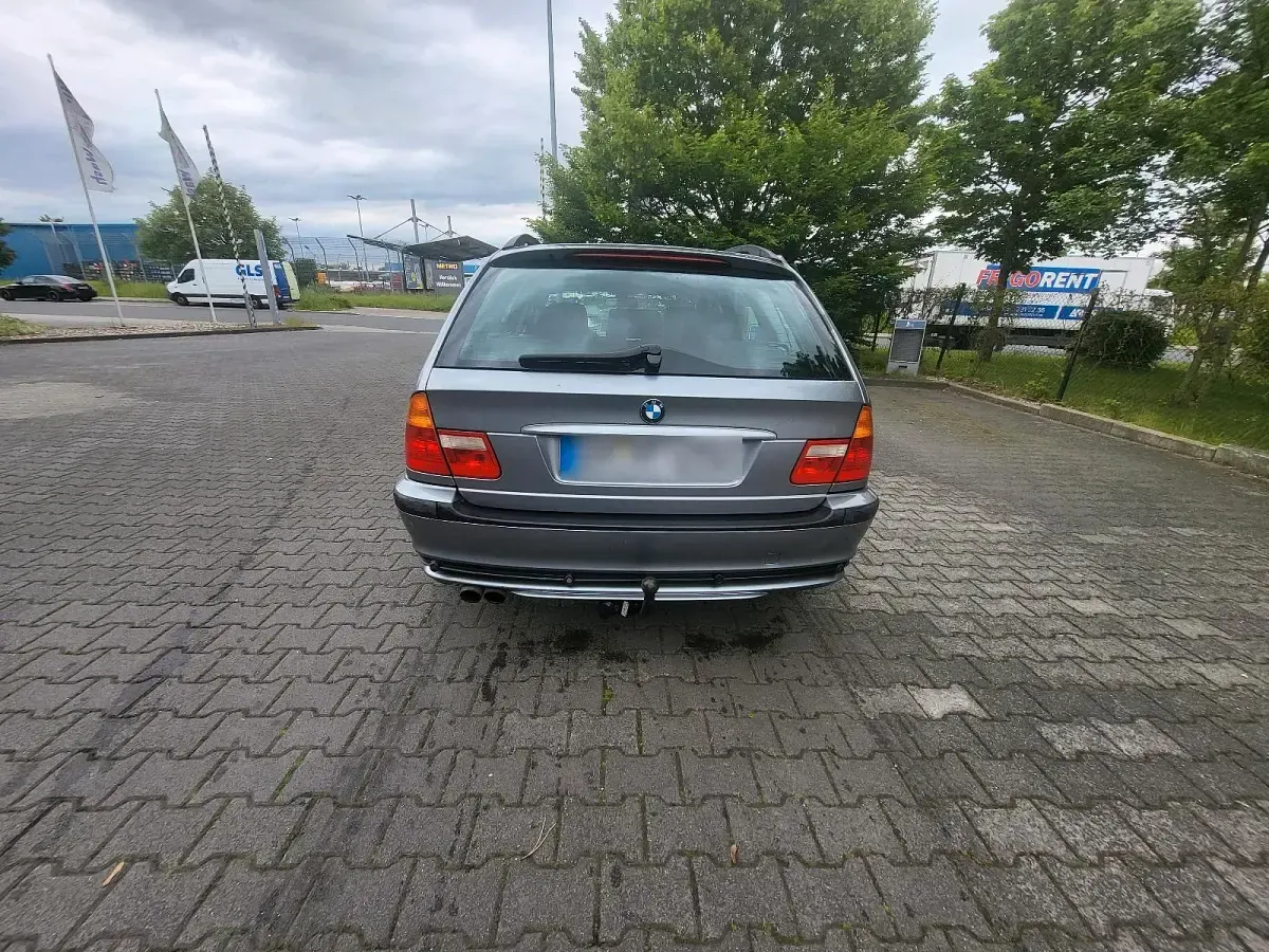 Gebraucht BMW 330 231 PS (169 kW) 2004 Grau Kombi