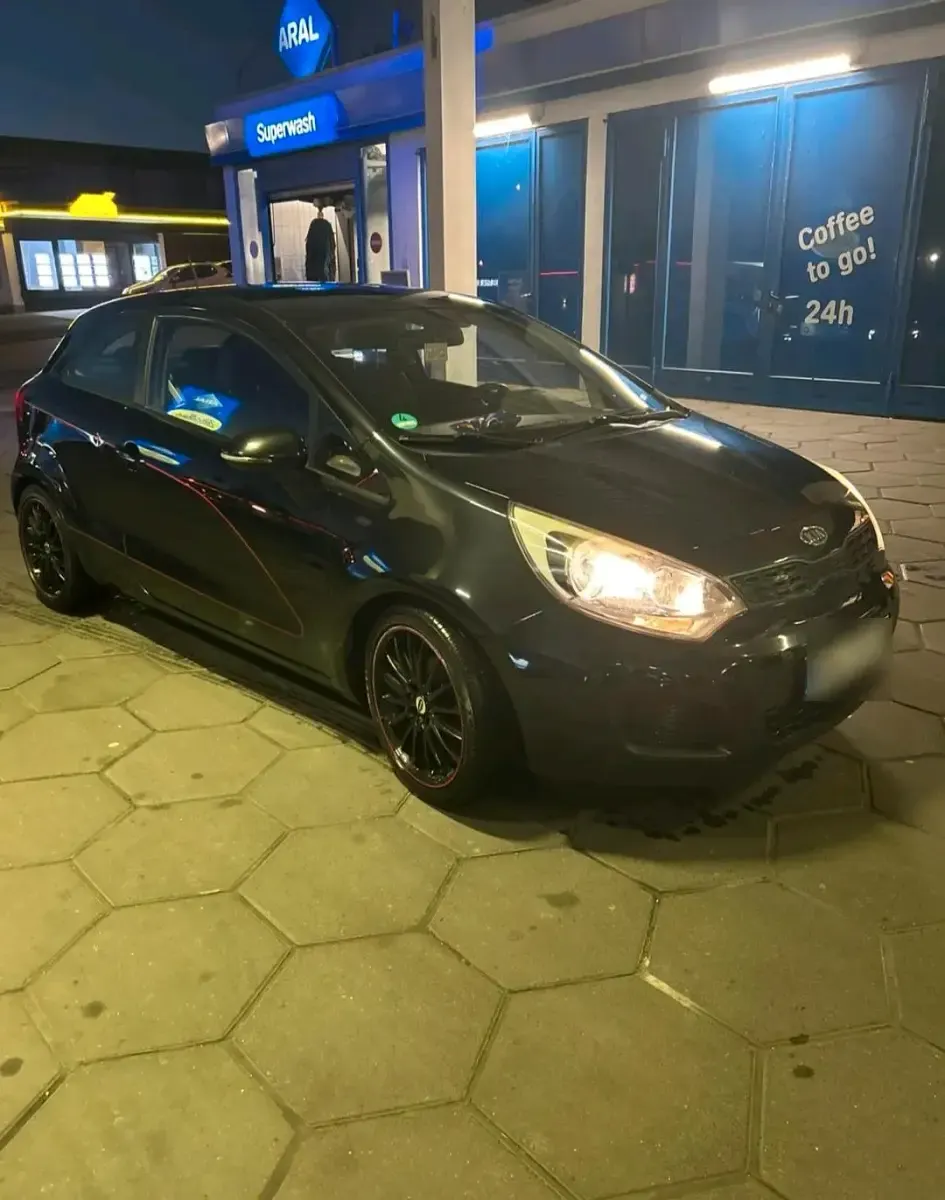 Gebraucht Kia Rio 86 PS (63 kW) 2012 Schwarz Kleinwagen