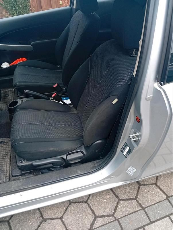 Gebraucht Mazda 2 85 PS (62 kW) 2008 Silber Kleinwagen