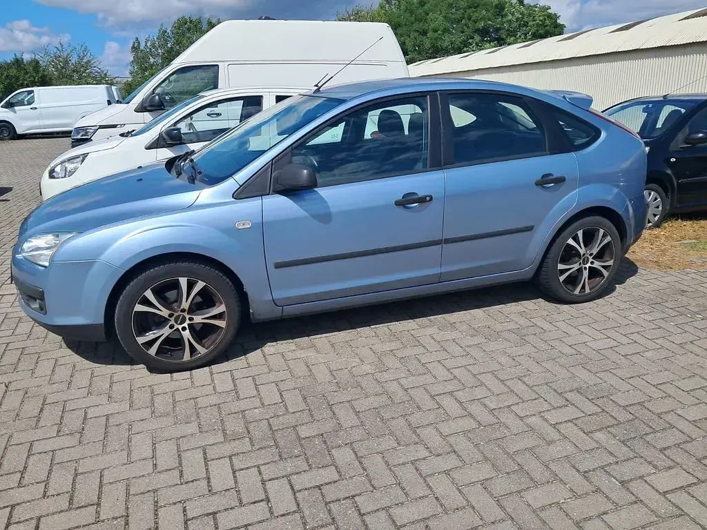 Gebraucht Ford Focus Fun X 116 PS (85 kW) 2006 Blau Limousine