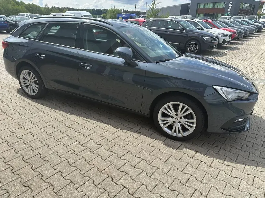 Gebraucht Seat Leon Style 116 PS (85 kW) 2022 Grau Limousine