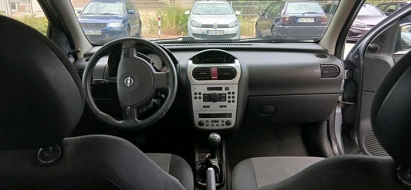 Silber Gebraucht 2005 Opel Corsa Kleinwagen | 650 € (Guter Preis) - Bild 1/4