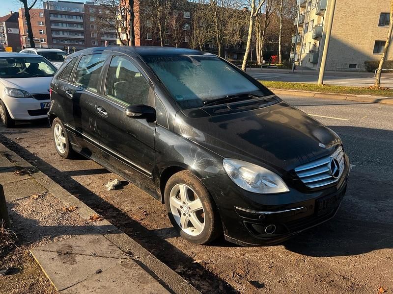 Schwarz Gebraucht 2008 Mercedes 200 Limousine | 3.200 € (Guter Preis) - Bild 1/4