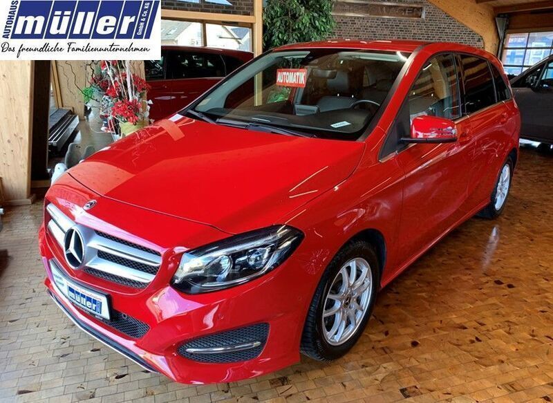Rot Gebraucht 2018 Mercedes B200 Urban Van / Kleinbus | 17.890 € (Fairer Preis) - Bild 1/4