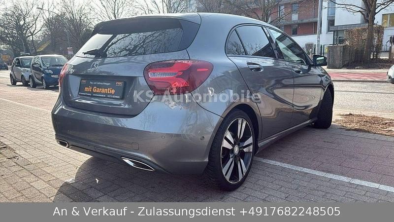 Gebraucht Mercedes A180 109 PS (80 kW) 2016 Grau Limousine