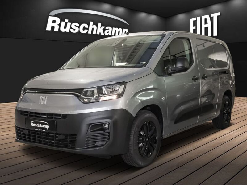 Grau Gebraucht 2023 Fiat e-Doblò Van / Kleinbus | 26.980 € (Guter Preis) - Bild 1/4