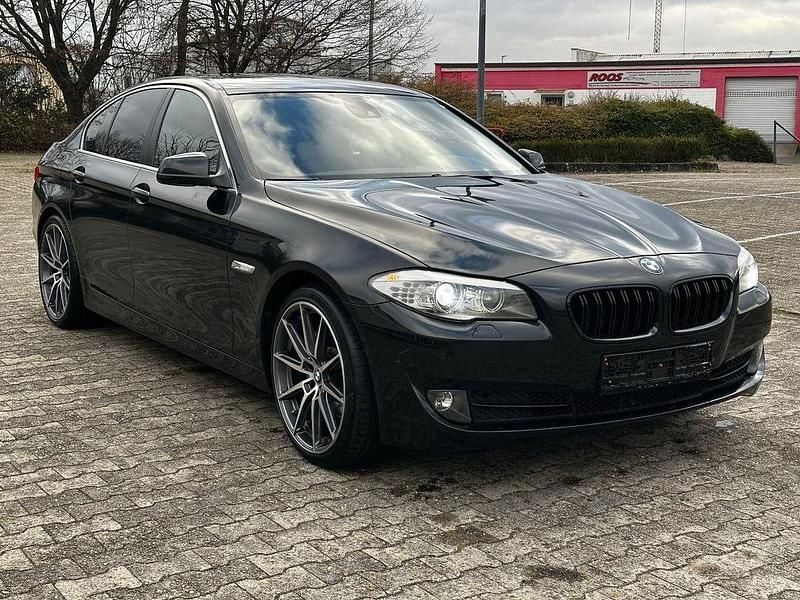 Gebraucht BMW 528 Sport Line 258 PS (189 kW) 2010 Schwarz Limousine