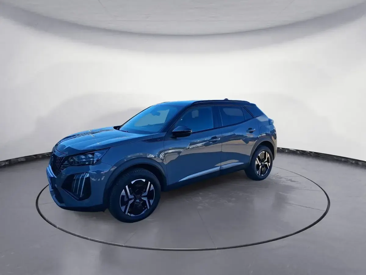 Gebraucht Peugeot 2008 GT 131 PS (96 kW) 2024 Silber SUV