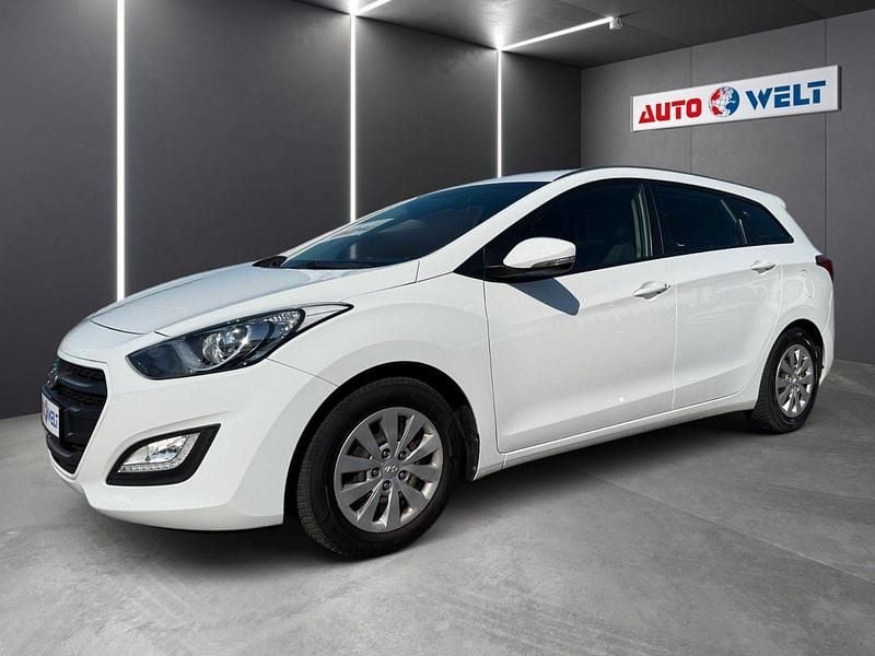 Weiß Gebraucht 2017 Hyundai i30 Kombi | 8.990 € (Guter Preis) - Bild 1/4