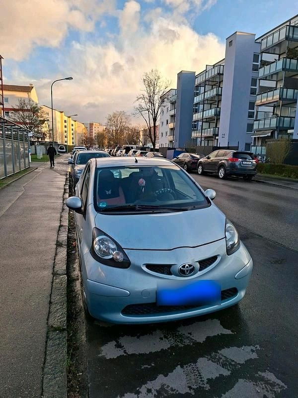 Gebraucht Toyota Aygo 67 PS (49 kW) 2006 Blau Kleinwagen