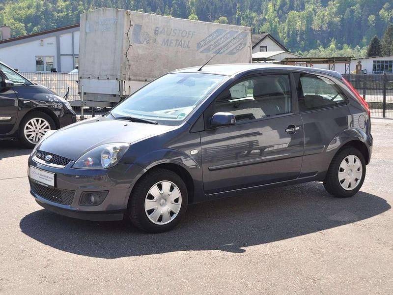 Royalgrau met. Gebraucht 2007 Ford Fiesta Style Kleinwagen | 3.300 € (Etwas zu teuer) - Bild 1/4