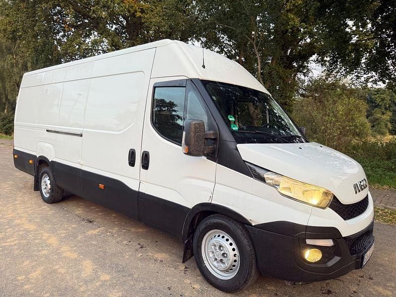 Gebraucht Iveco Daily 136 PS (100 kW) 2016 Weiß Van / Kleinbus