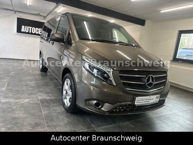 Grau Gebraucht 2018 Mercedes Vito Van / Kleinbus | 29.990 € (Teuer) - Bild 1/4
