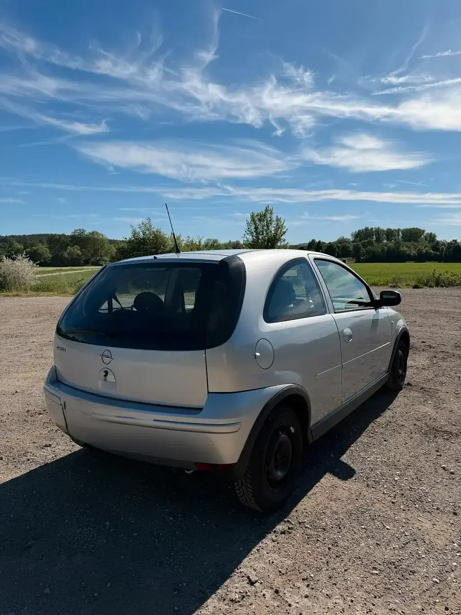 Gebraucht Opel Corsa 60 PS (44 kW) 2005 Silber Kleinwagen
