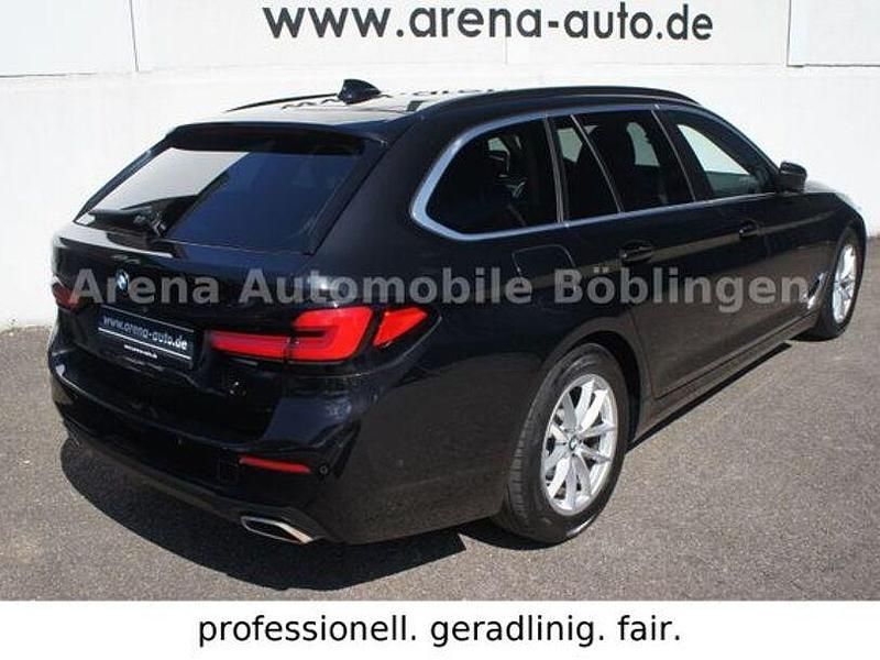 Gebraucht BMW 520 Performance 190 PS (139 kW) 2022 Saphirschwarz Kombi
