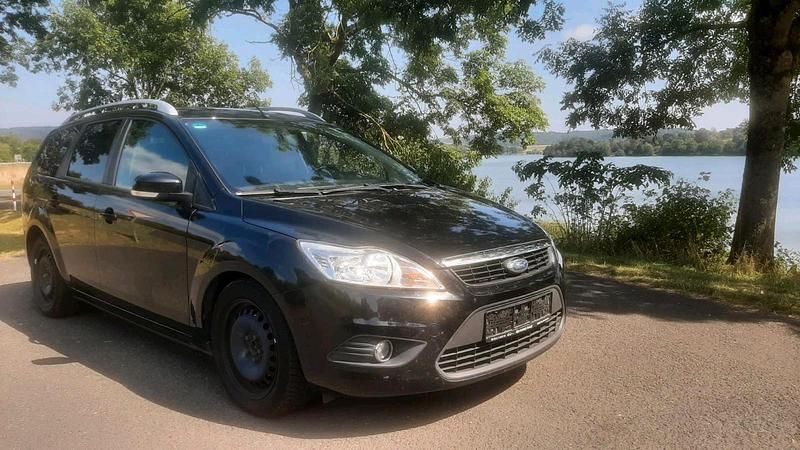 Gebraucht Ford Focus 100 PS (73 kW) 2011 Schwarz Kombi