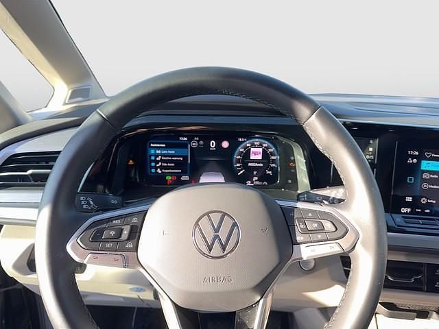 Second-hand VW Multivan Life 150 CP (110 kW) 2024 Albastru Monovolum