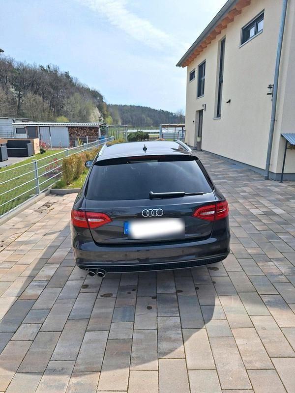 Second-hand Audi A4 Comfort 190 CP (139 kW) 2015 Gri Break