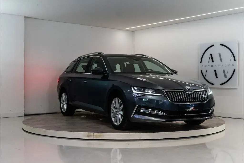 Gebraucht Skoda Superb Business Line 218 PS (160 kW) 2020 Grau Kombi