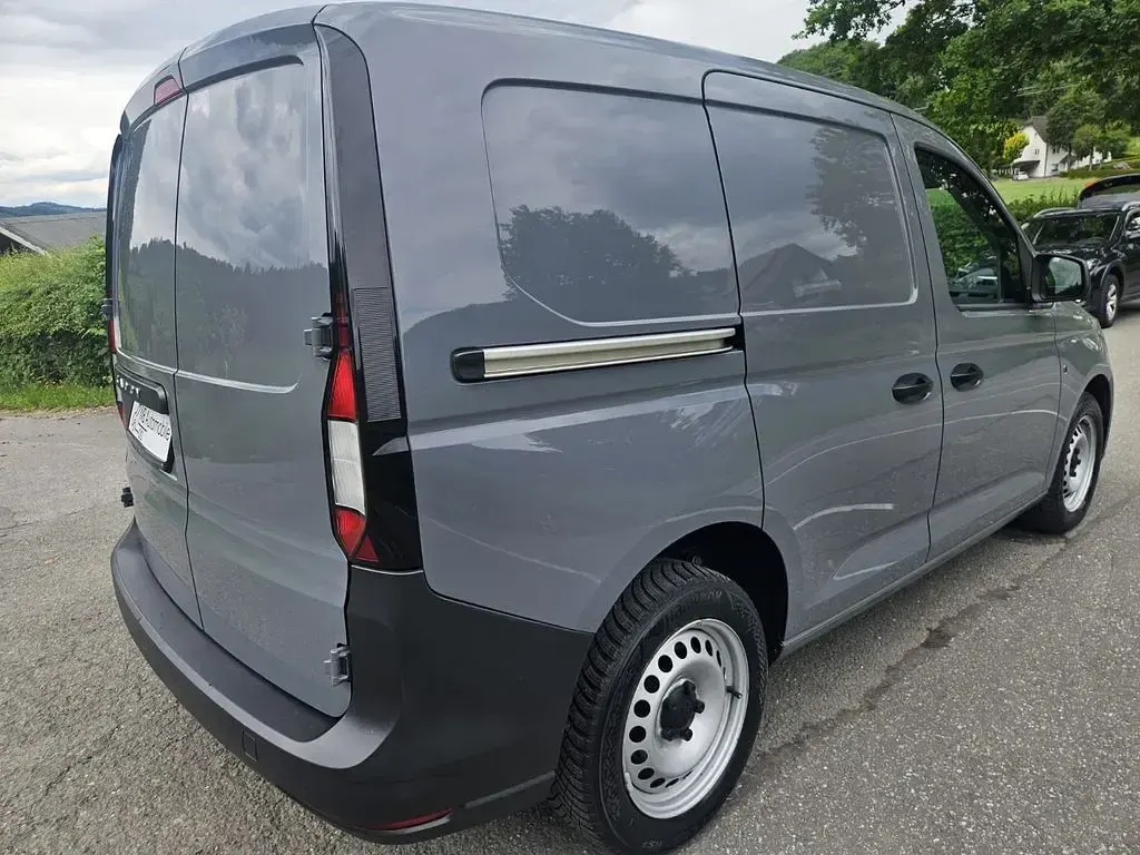 Gebraucht VW Caddy 75 PS (55 kW) 2022 Grau Van / Kleinbus