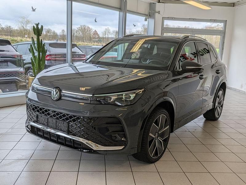 Gebraucht VW Tiguan R-line 193 PS (141 kW) 2025 Grau SUV