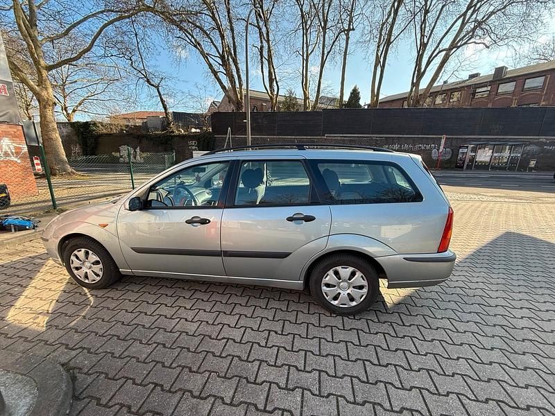 Gebraucht Ford Focus 101 PS (74 kW) 2003 Grau Kombi