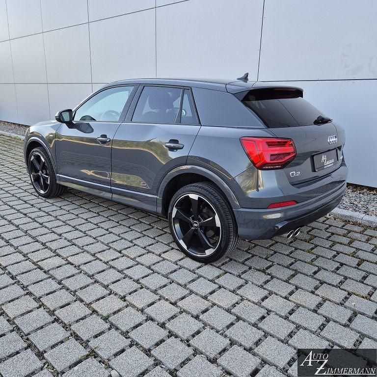 Gebraucht Audi Q2 S-line plus 150 PS (110 kW) 2019 Nanograu SUV