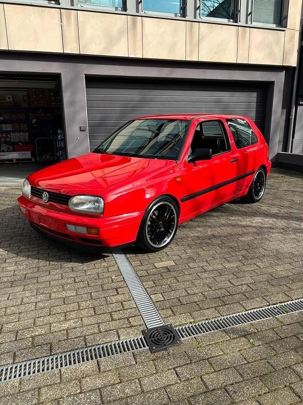 Gebraucht VW Golf III 90 PS (66 kW) 1996 Rot Kleinwagen