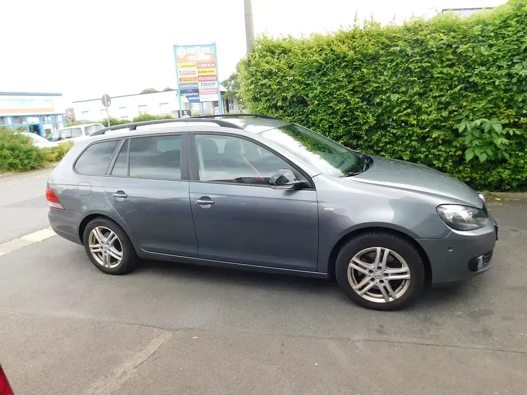 Gebraucht VW Golf VII Match 140 PS (102 kW) 2012 Grau Kombi