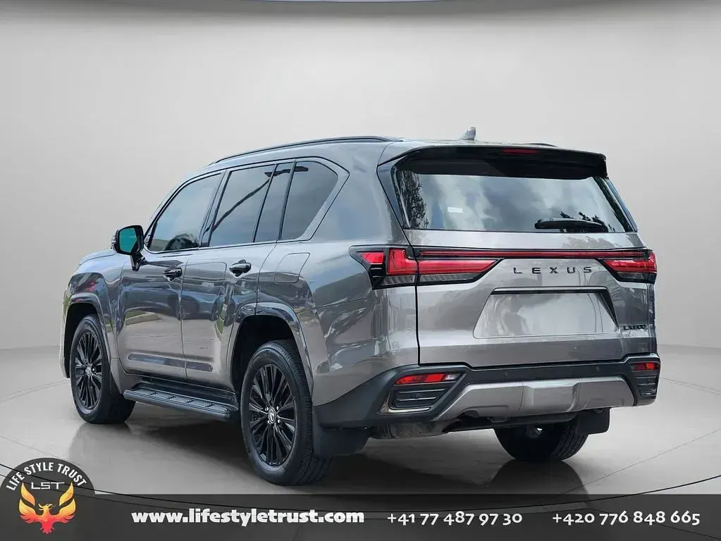 Gebraucht Lexus LX600 413 PS (303 kW) 2023 Grau SUV