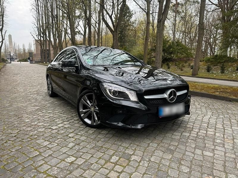 Gebraucht Mercedes CLA200 156 PS (114 kW) 2016 Schwarz Limousine