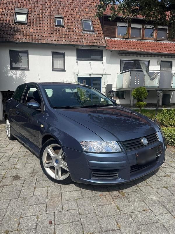 Blau Gebraucht 2002 Fiat Stilo Coupé | 2.100 € (Teuer) - Bild 1/4