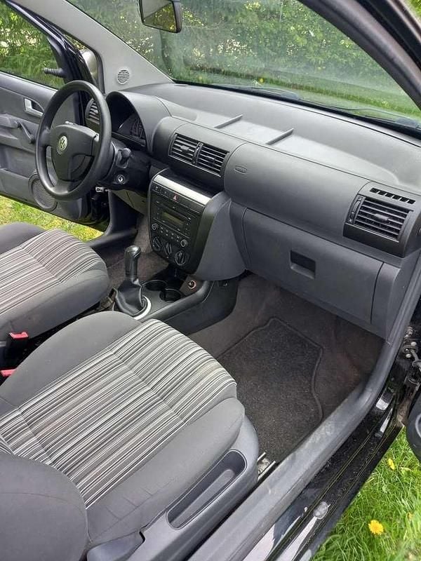 Gebraucht VW Fox 60 PS (44 kW) 2011 Schwarz Kleinwagen