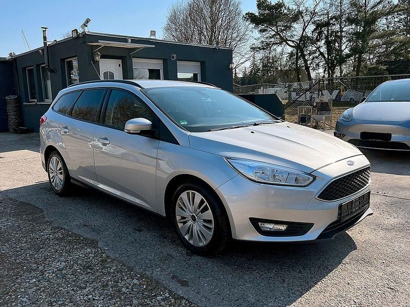 Gebraucht Ford Focus Business Edition 120 PS (88 kW) 2016 Silber Kombi