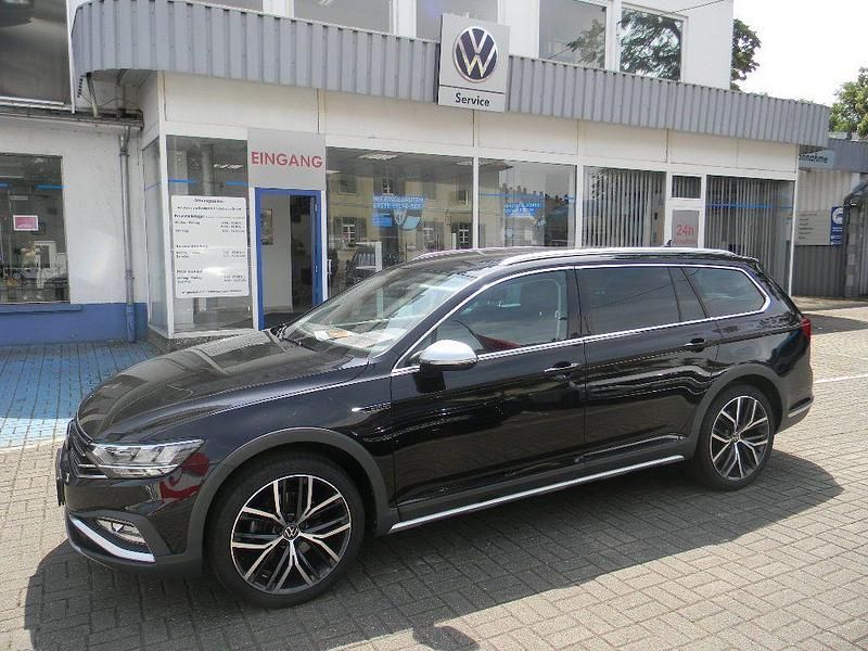 Schwarz Gebraucht 2022 VW Passat Alltrack Kombi | 27.998 € (Superpreis) - Bild 1/4
