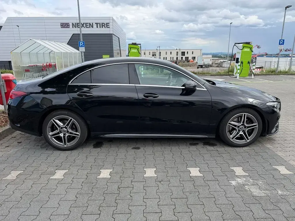 Gebraucht Mercedes CLA200 163 PS (119 kW) 2019 Schwarz Limousine