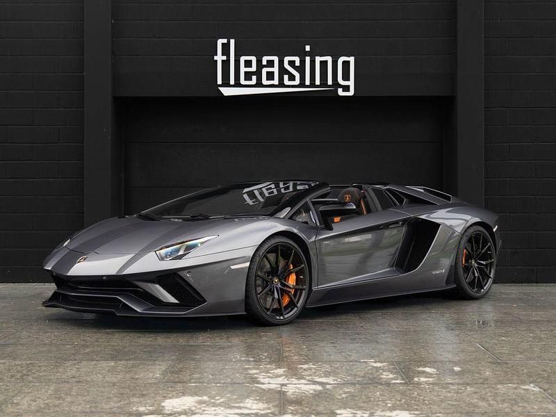 Grau Gebraucht 2018 Lamborghini Aventador Cabrio | 434.350 € (Superpreis) - Bild 1/4