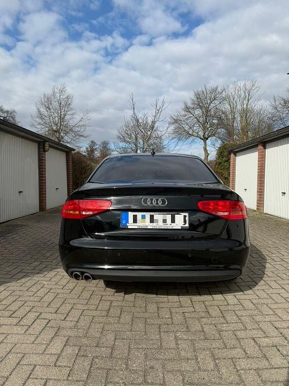 Gebraucht Audi A4 Ambition 177 PS (130 kW) 2014 Schwarz Limousine