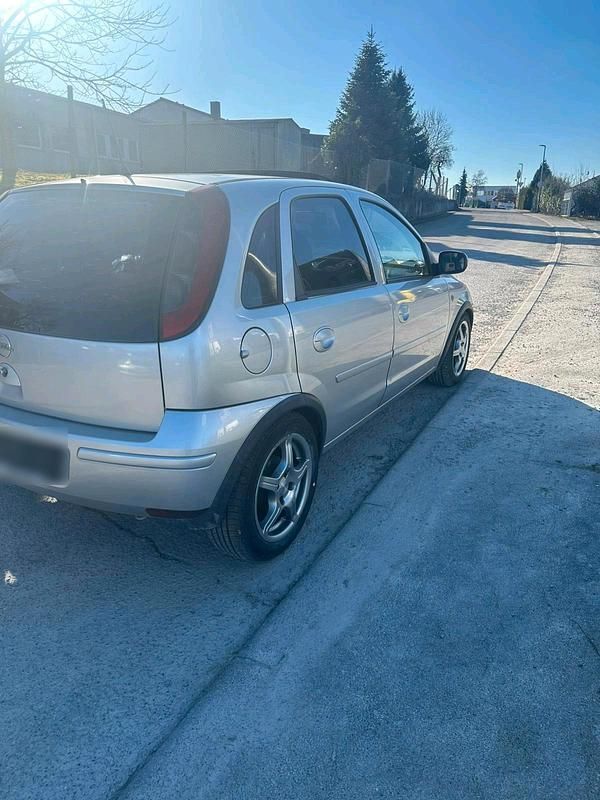 Usata Opel Corsa 75 CV (55 kW) 2004 Argento Utilitaria