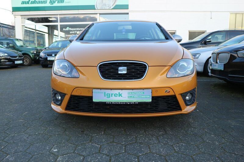 Second-hand Seat Leon FR 211 CP (155 kW) 2012 Galben Berlinǎ