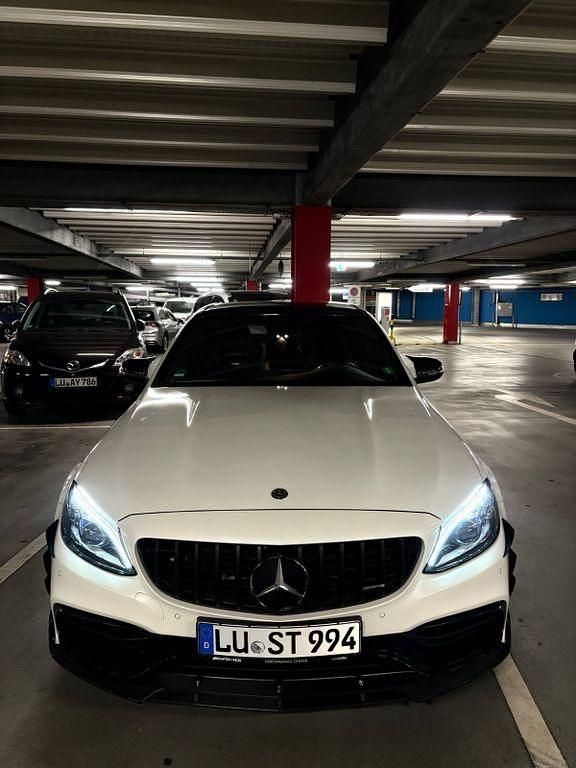 Weiß Gebraucht 2020 Mercedes C63 AMG AMG Limousine | 53.900 € (Fairer Preis) - Bild 1/4