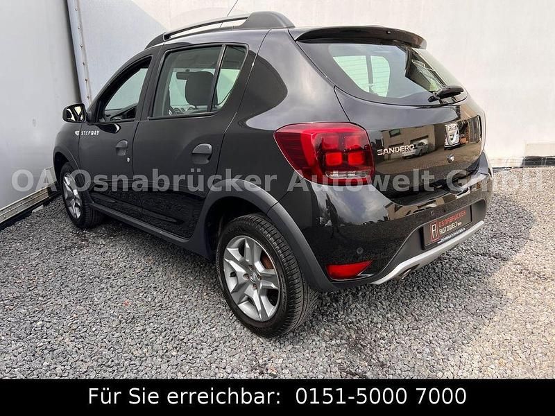 Gebraucht Dacia Sandero Prestige 90 PS (66 kW) 2017 Schwarz SUV