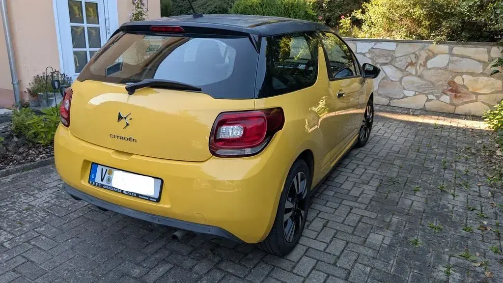 Gebraucht Citroën DS3 95 PS (69 kW) 2010 Gelb Kleinwagen
