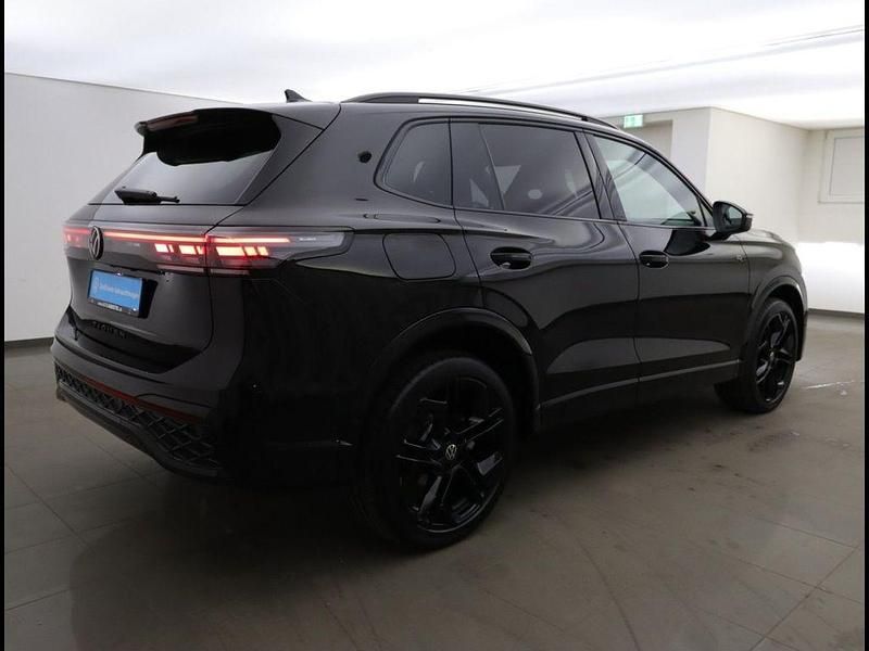 Gebraucht VW Tiguan Style 265 PS (194 kW) 2025 Grenadillschwarz (black), metallic SUV
