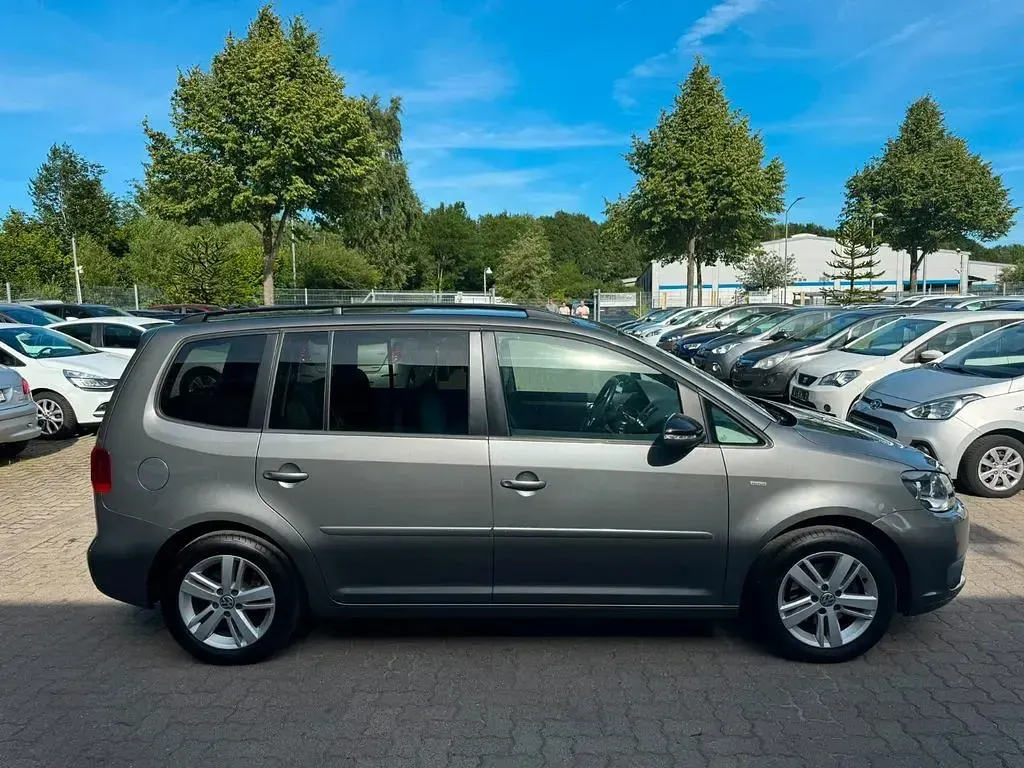 Gebraucht VW Touran Match 105 PS (77 kW) 2013 Grau Van / Kleinbus