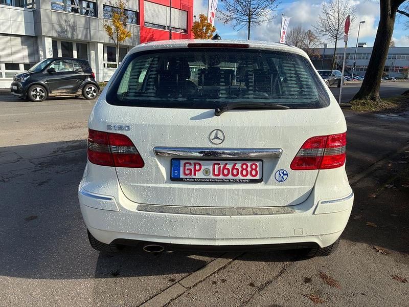 Gebraucht Mercedes B150 Sport 95 PS (69 kW) 2009 Weiß Van / Kleinbus