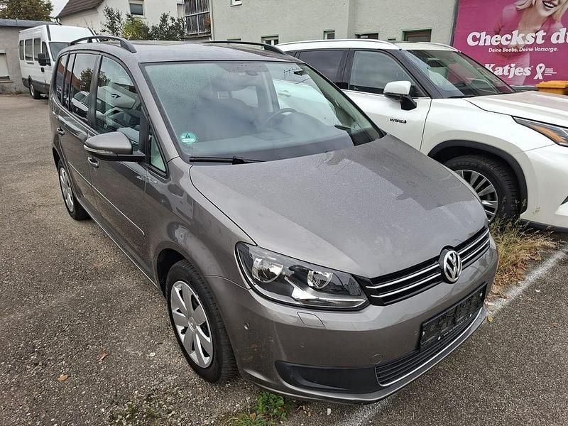 Grau Gebraucht 2011 VW Touran Comfortline Van / Kleinbus | 12.870 € (Etwas zu teuer) - Bild 1/4
