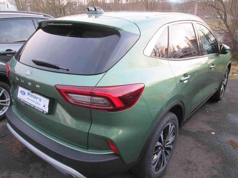 Gebraucht Ford Kuga Titanium 186 PS (136 kW) 2024 Bursting green metallic SUV