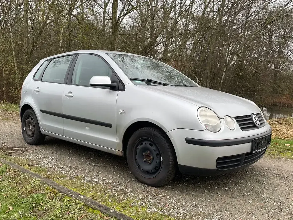 Gebraucht VW Polo Comfortline 64 PS (47 kW) 2002 Silber Kleinwagen