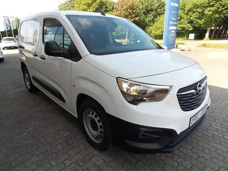 Gebraucht Opel Combo-e Life Edition 100 kW (136 PS) 2022 Arktis weiss Limousine